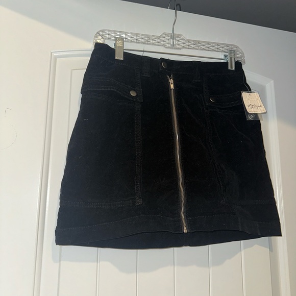 Abercrombie Velvet Mini Skirt - Picture 2 of 3